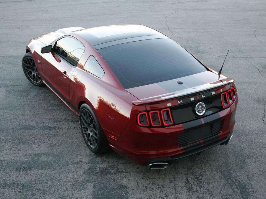  Shelby GT350 2010 года  (фото 2 из 15)